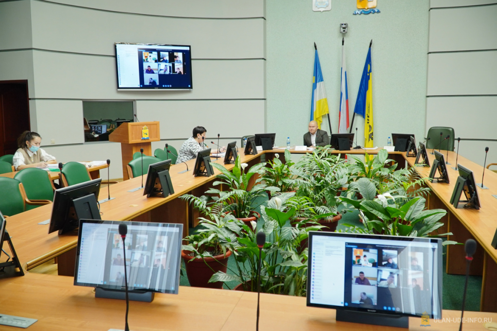 В Горсовете Улан-Удэ обсудили предложение сделать школьные стадионы общедоступными