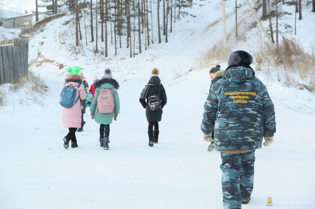 В поселке Забайкальском улицы патрулируют дружинники