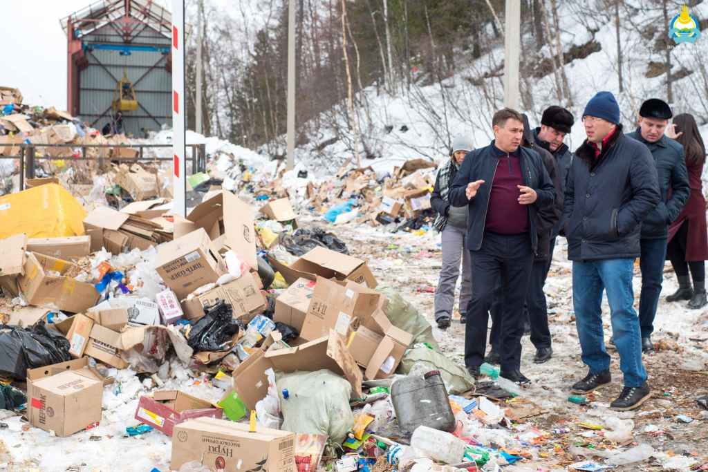 В Бурятии уберут пять крупных несанкционированных свалок