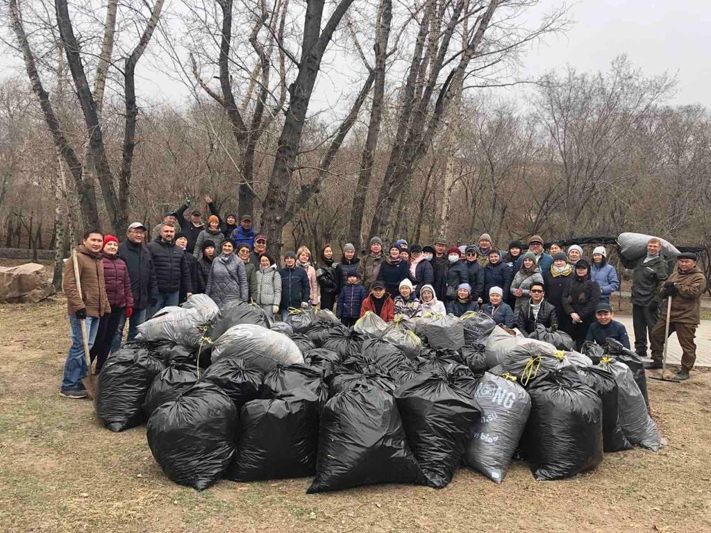 Коллектив Минсельхозпрода Бурятии принял участие в уборке  территории возле мемориала Победы