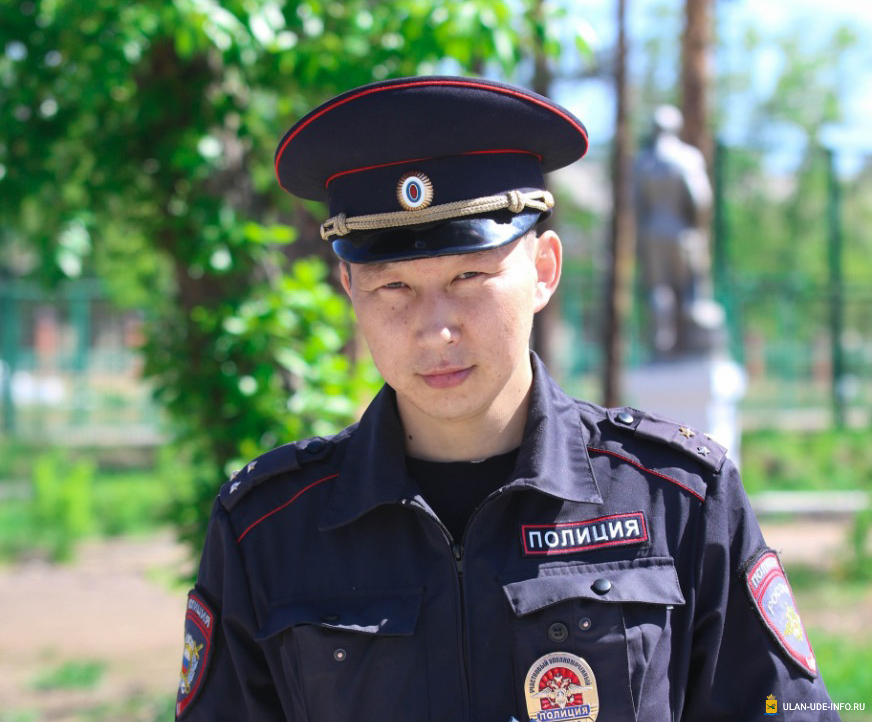 Участковый полицейский. Полиция Улан-Удэ. Полиция Улан-Удэ участковые. Участковый.