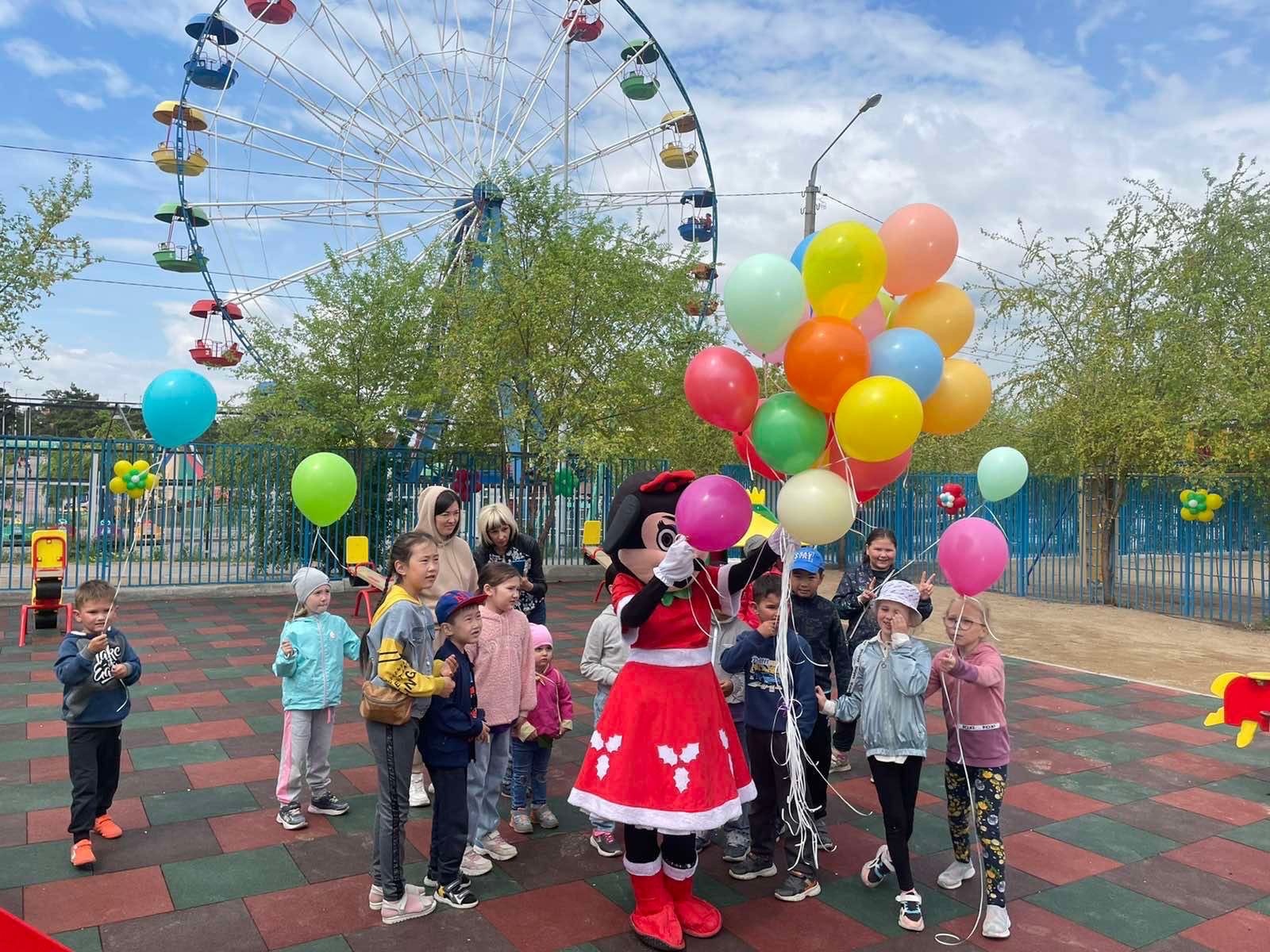 кэпитал молл улан-удэ игровая. парк аттракционов в улан удэ парк юбилейный. детская площадка в парке орешково улан-удэ. детские парки улан удэ. парк водяновой улан-удэ игровая сетка.